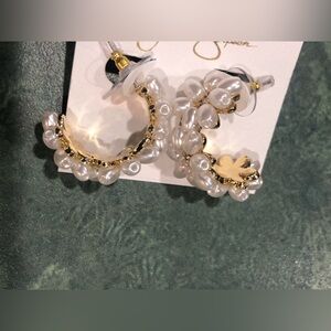 Jessica Simpson white flower pearlized look half‎ moon shape stud earrings